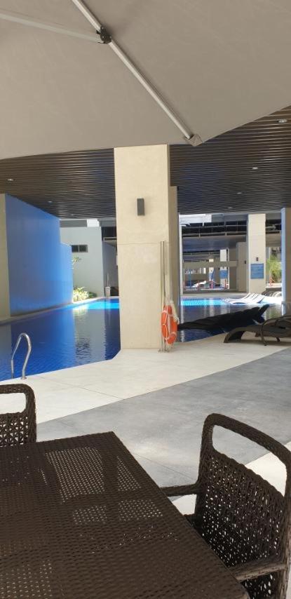 S Residences-Moa Manila Esterno foto