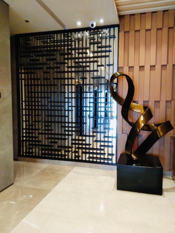 S Residences-Moa Manila Esterno foto