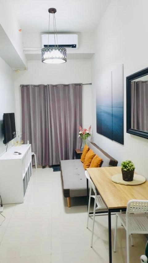 S Residences-Moa Manila Esterno foto